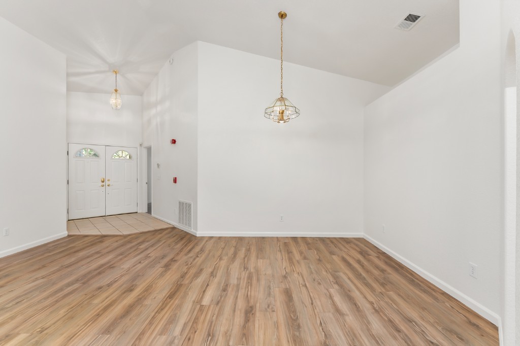 Empty room before staging